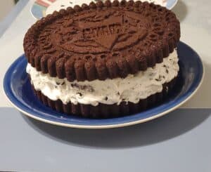 giant oreo cake