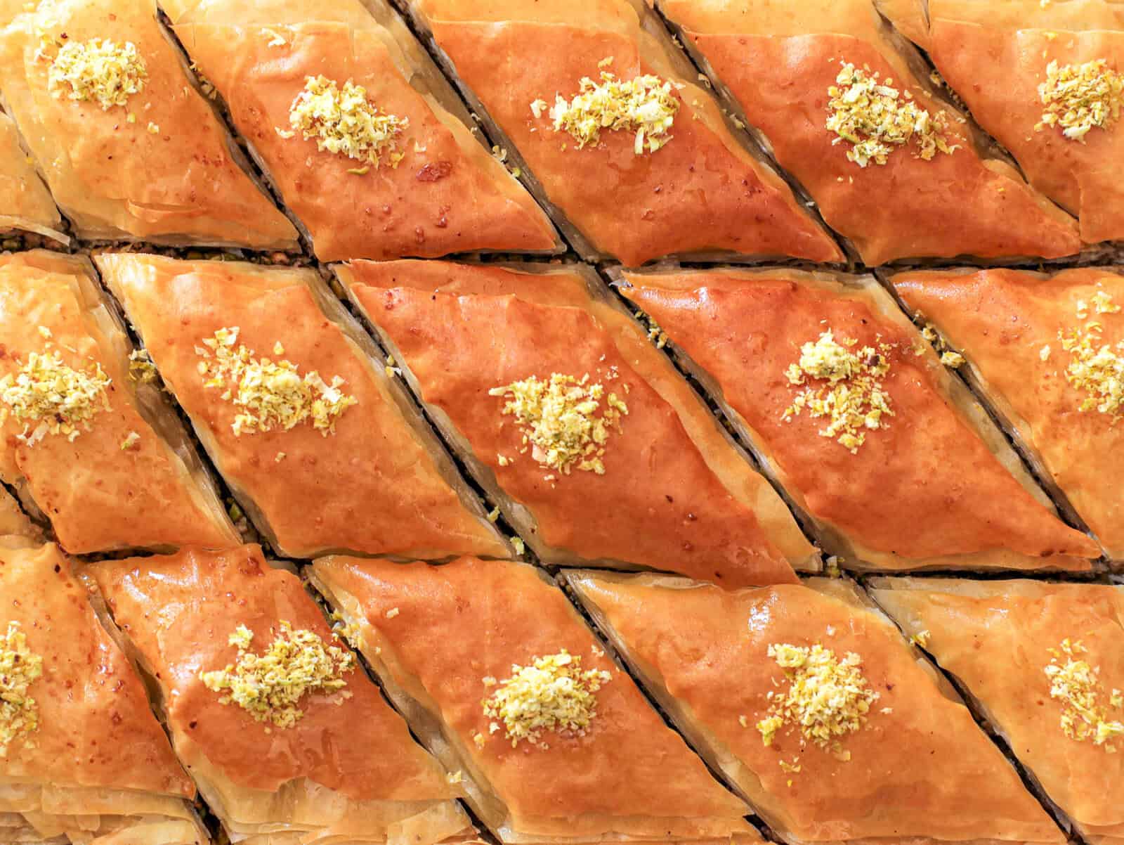 crispy baklava with pistachio filling