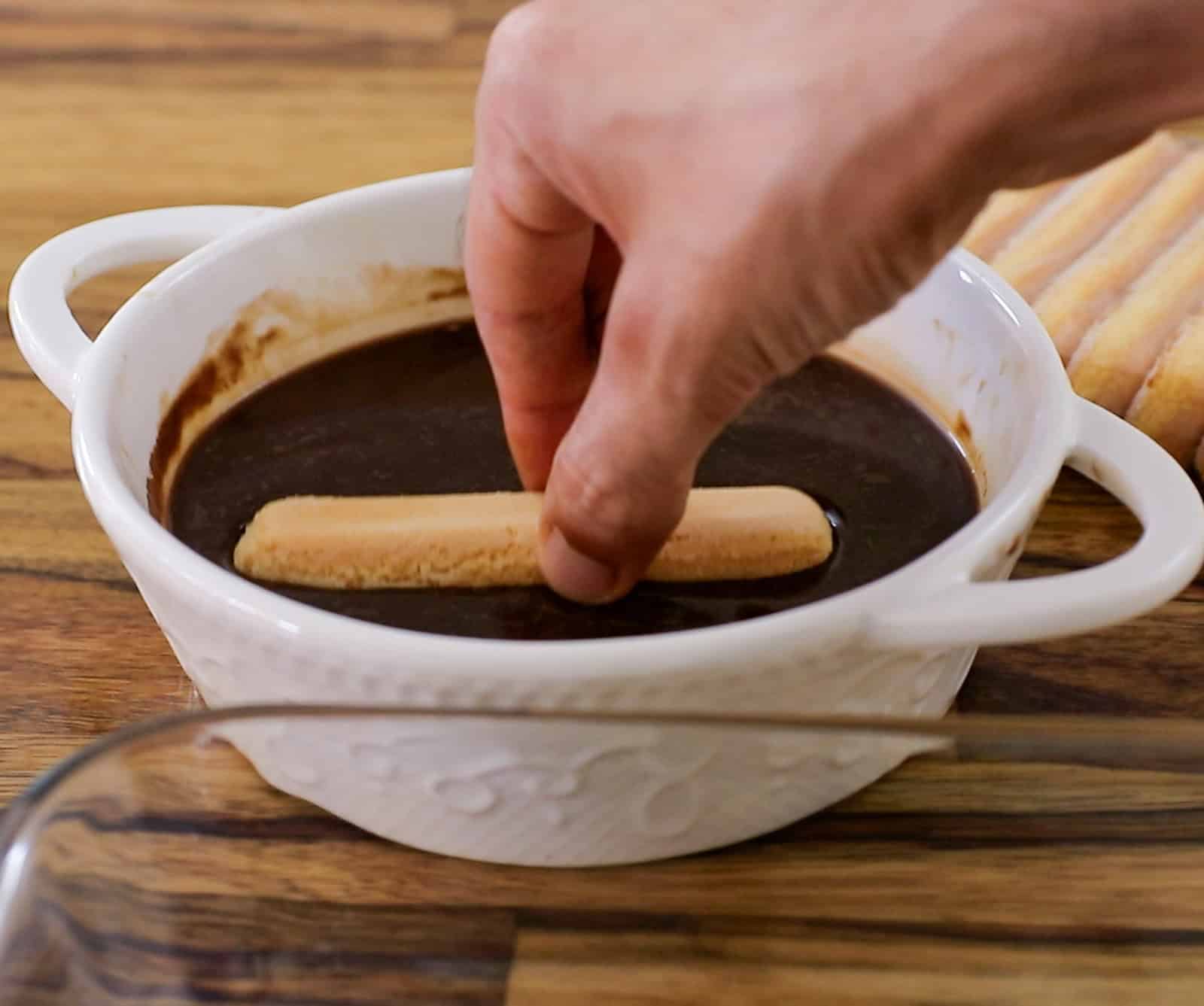 Layer the laydifinger in a tiramisu dish