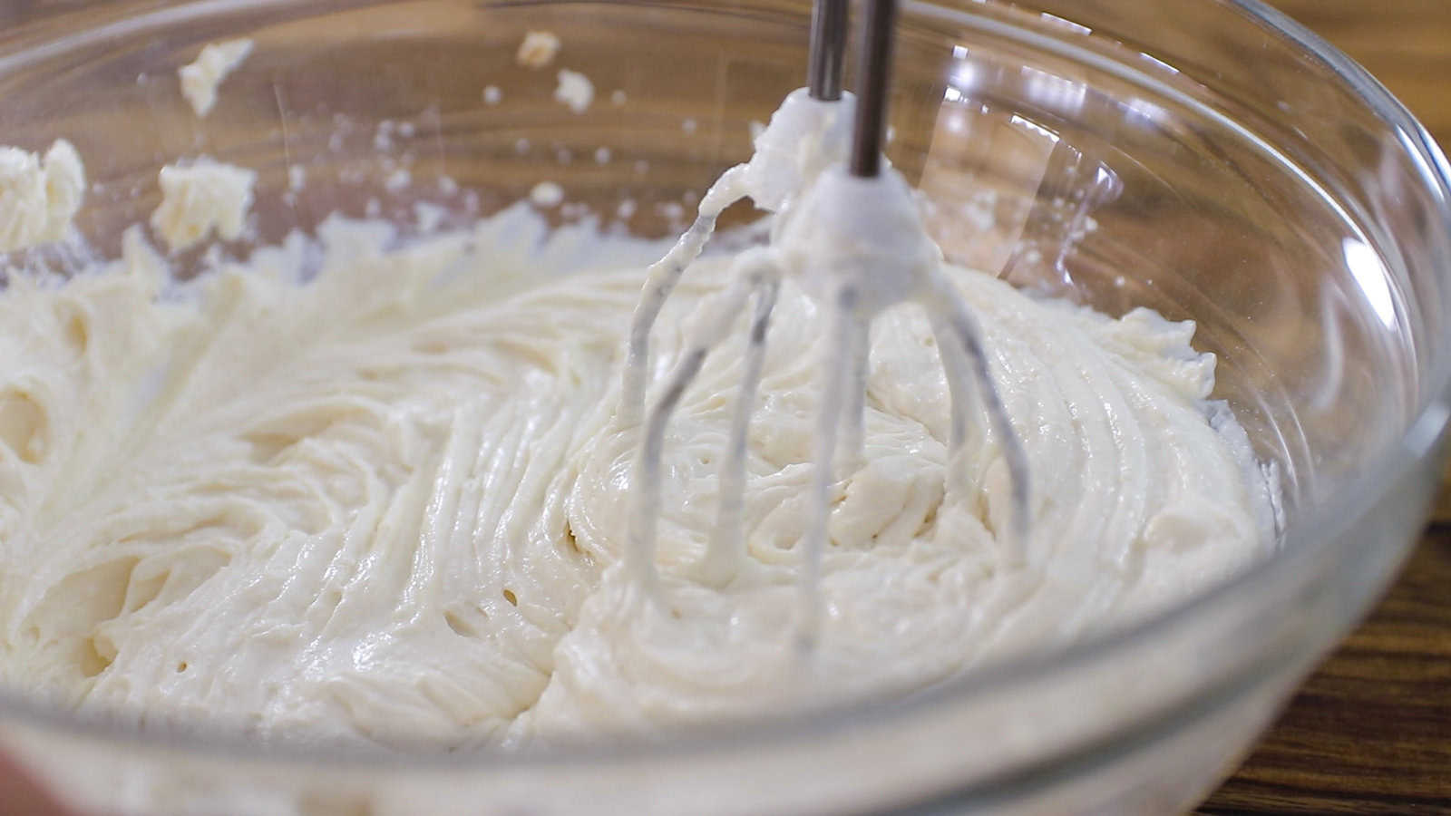 making chocolate cheesecake filling