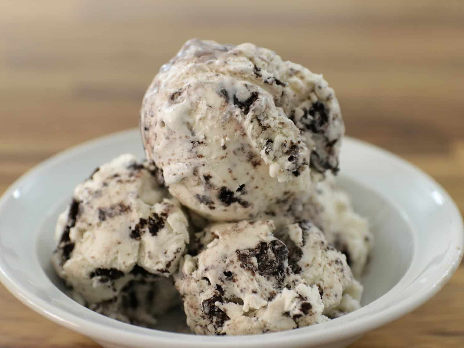 Easy Homemade Oreo Ice Cream Recipe