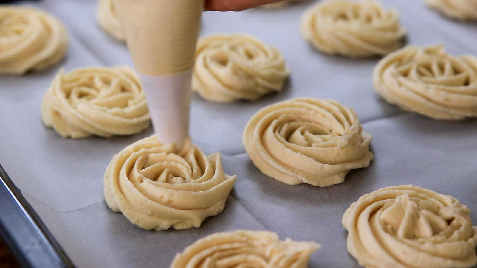 piping butter cookie dough