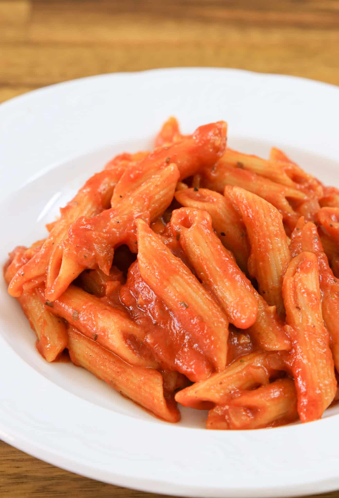 penne pasta with tomato sauce