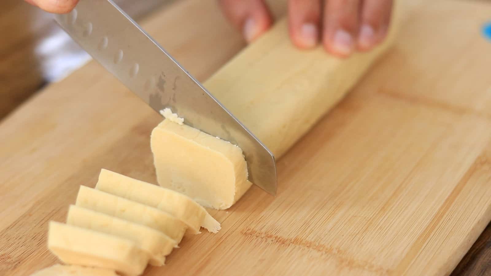 slicing cookie batter