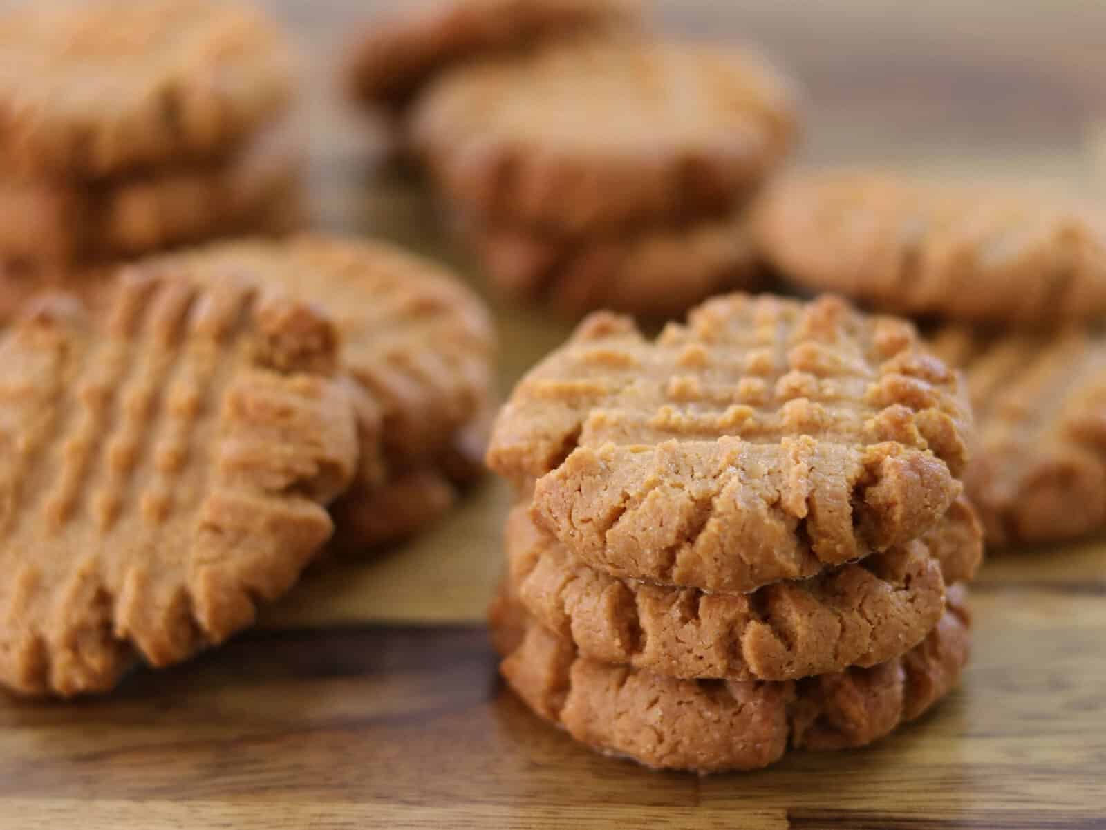 3-ingredient peanut butter cookies