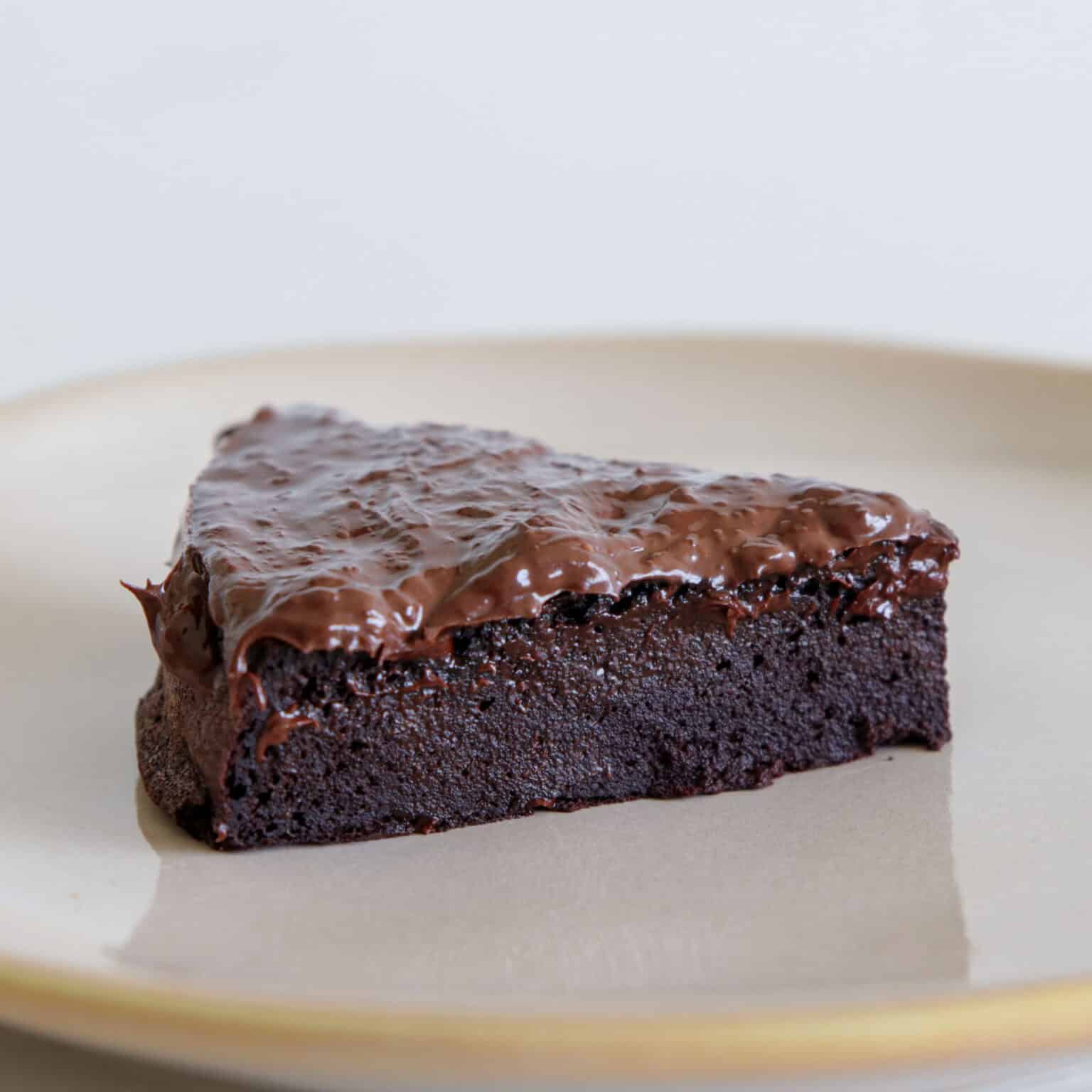 healthy-chocolate-cake-no-sugar-no-flour-the-cooking-foodie