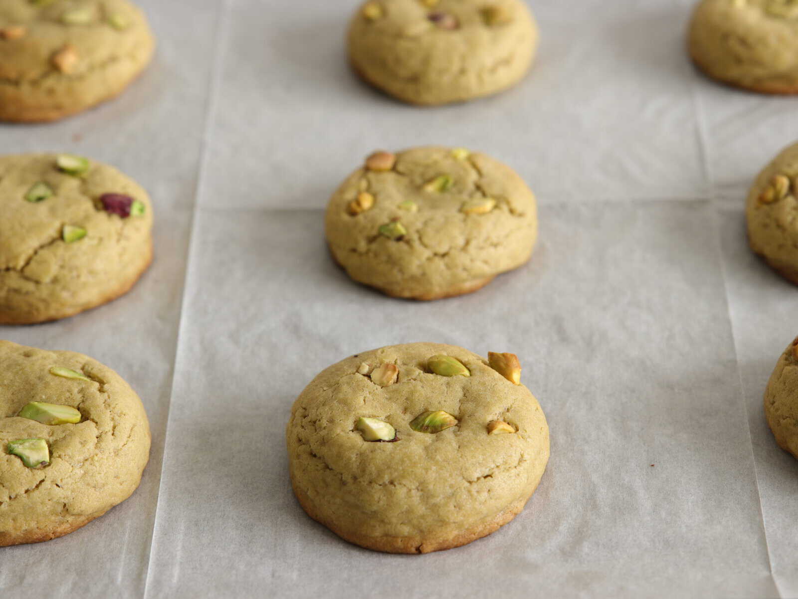 pistachio butter cookies filled with pistachio filling