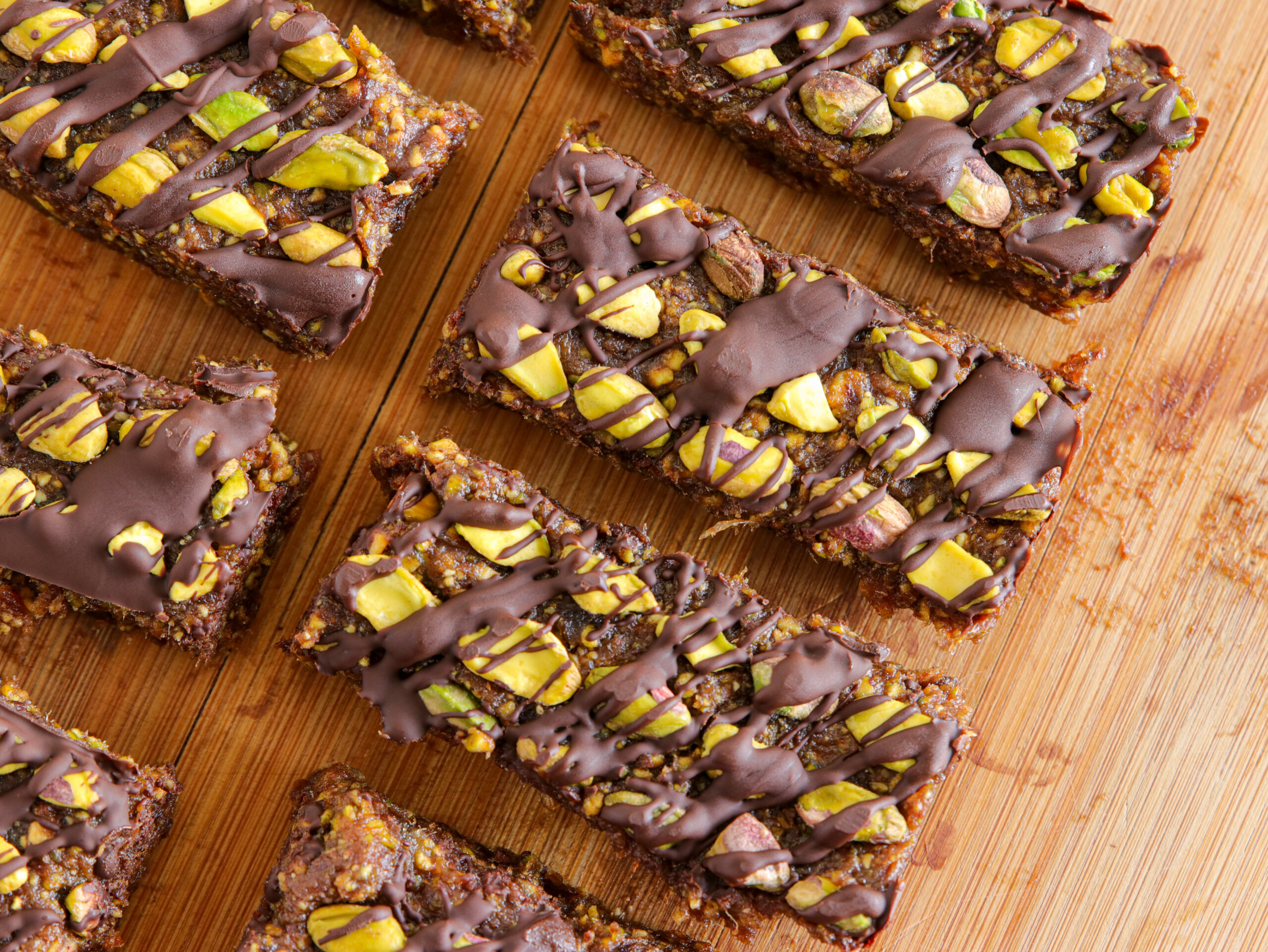 date bars with pistachios