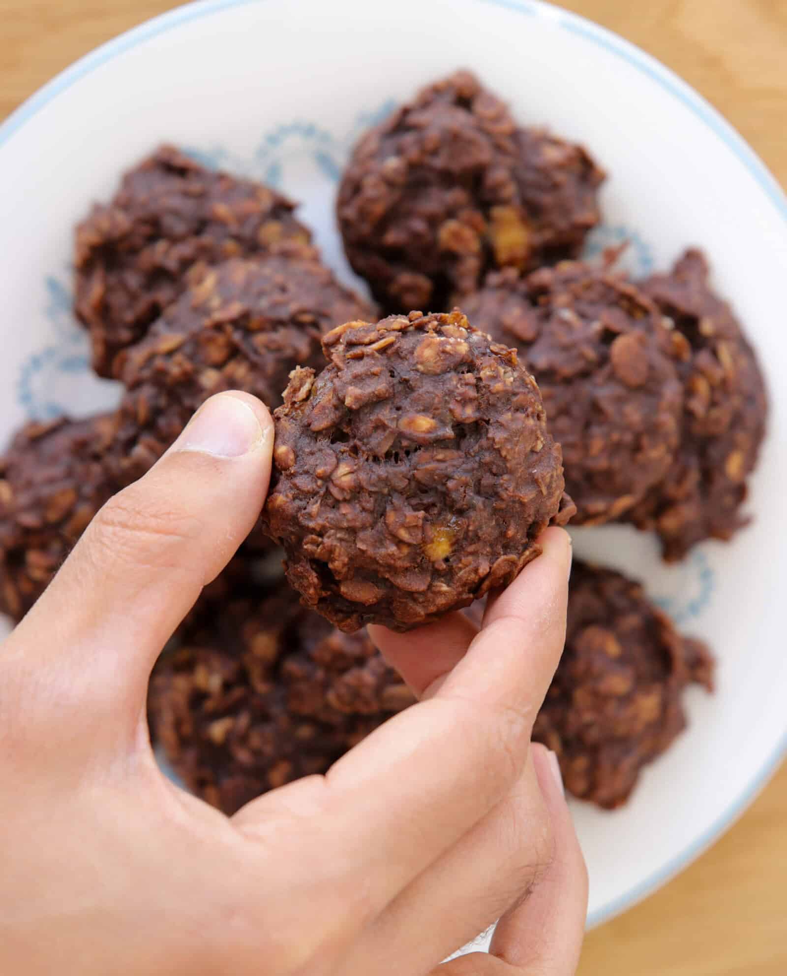 Oatmeal Chocolate Tahini Cookies