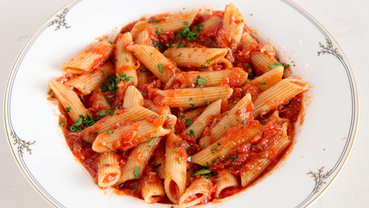 Pasta Arrabiata Recipe (Spicy Tomato Pasta)