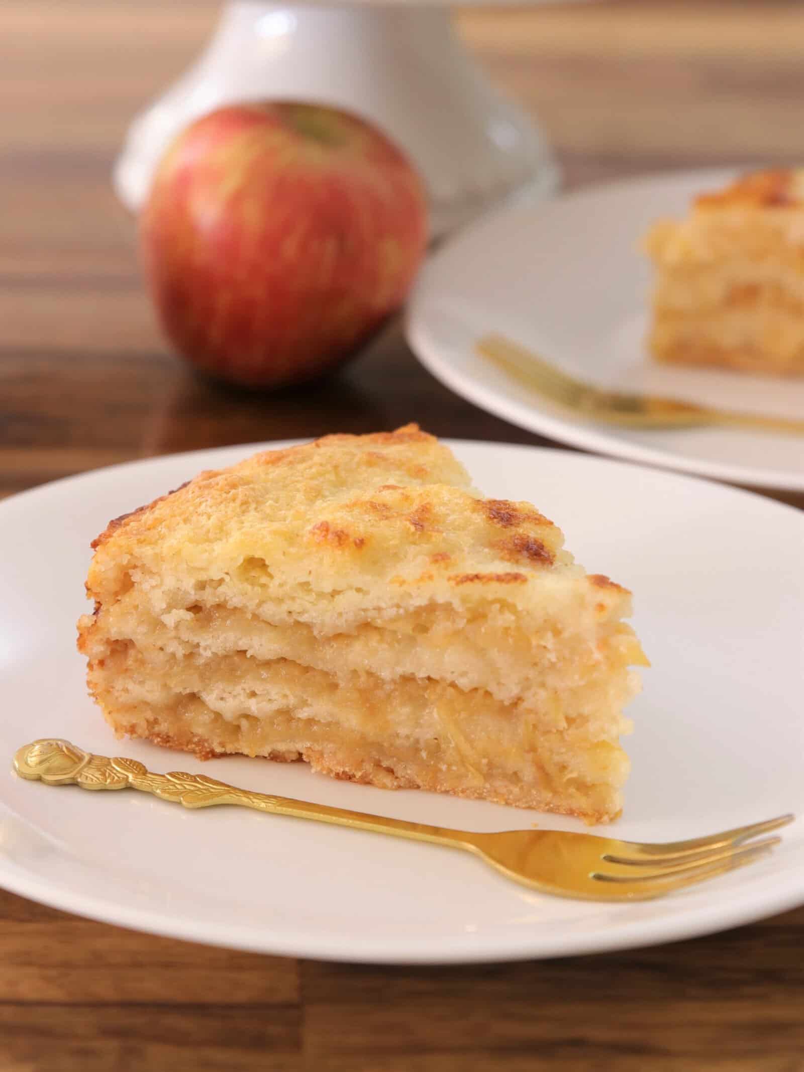 apple semolina cake