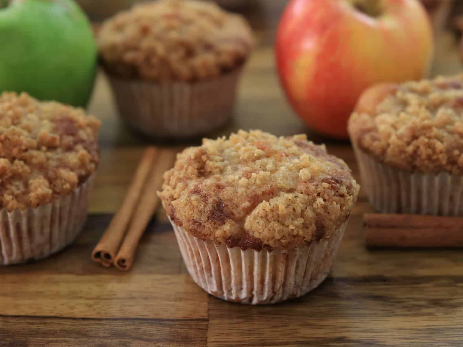 apple crumble muffins