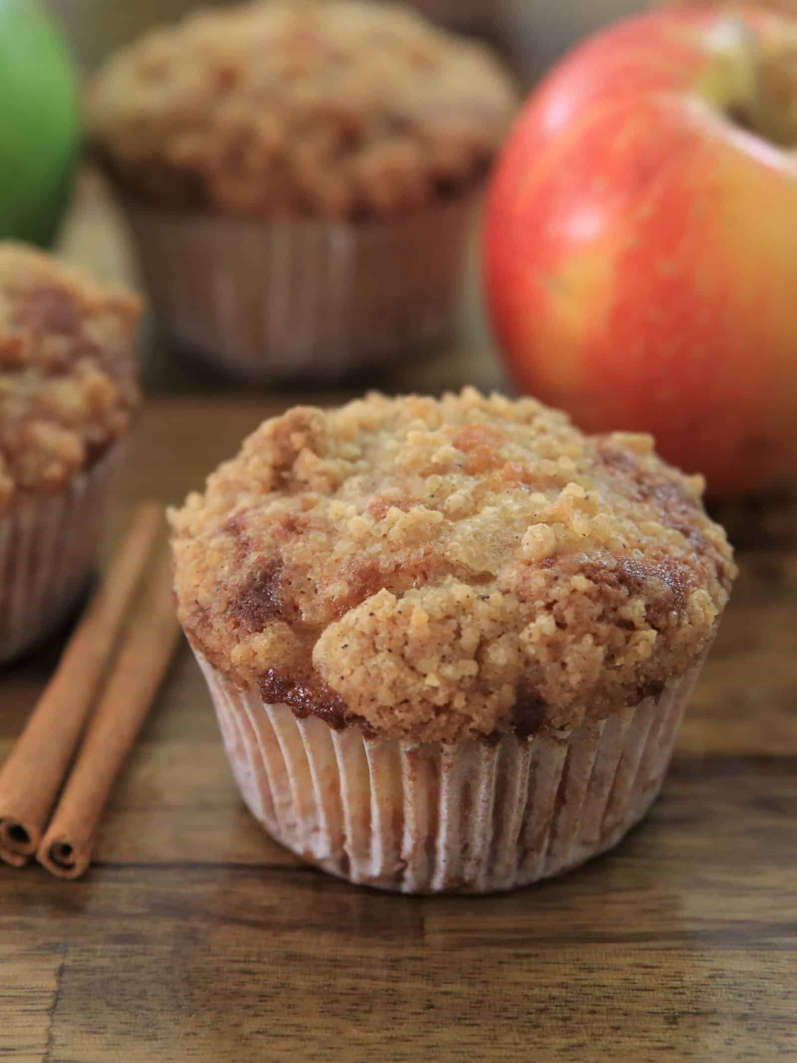 apple crumble muffins