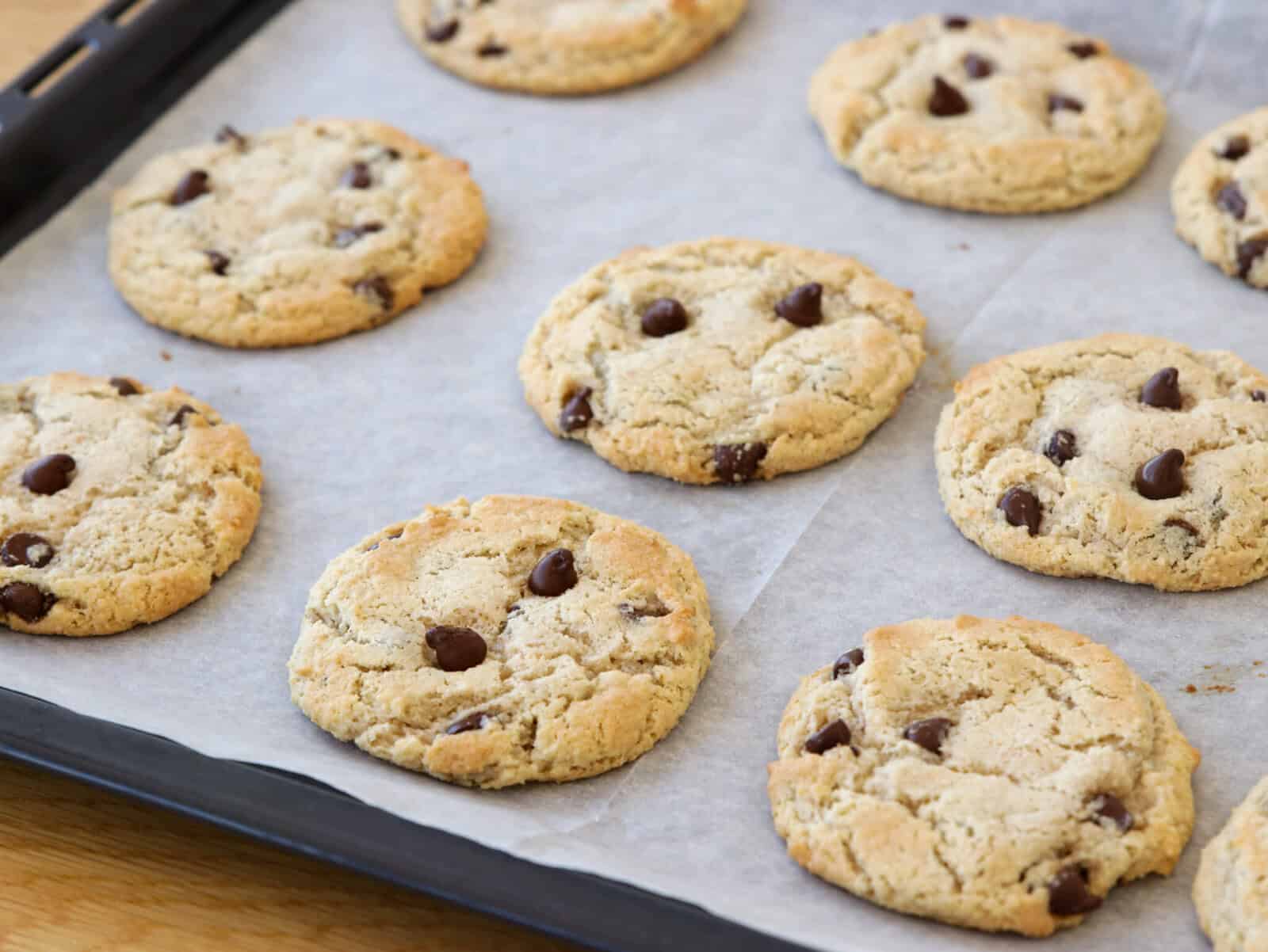 almond flour chocolate chip cookies