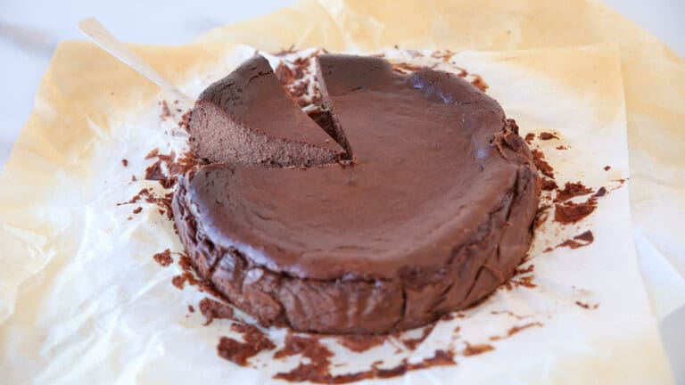 cremy chocolate Basque cheesecake