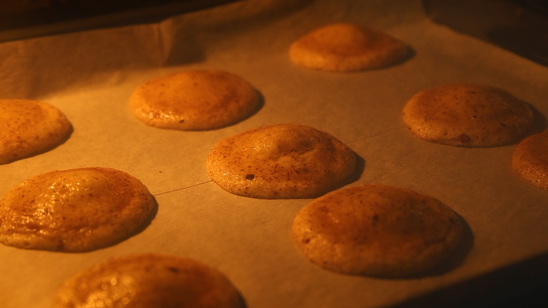 baking snickerdoodle cookies