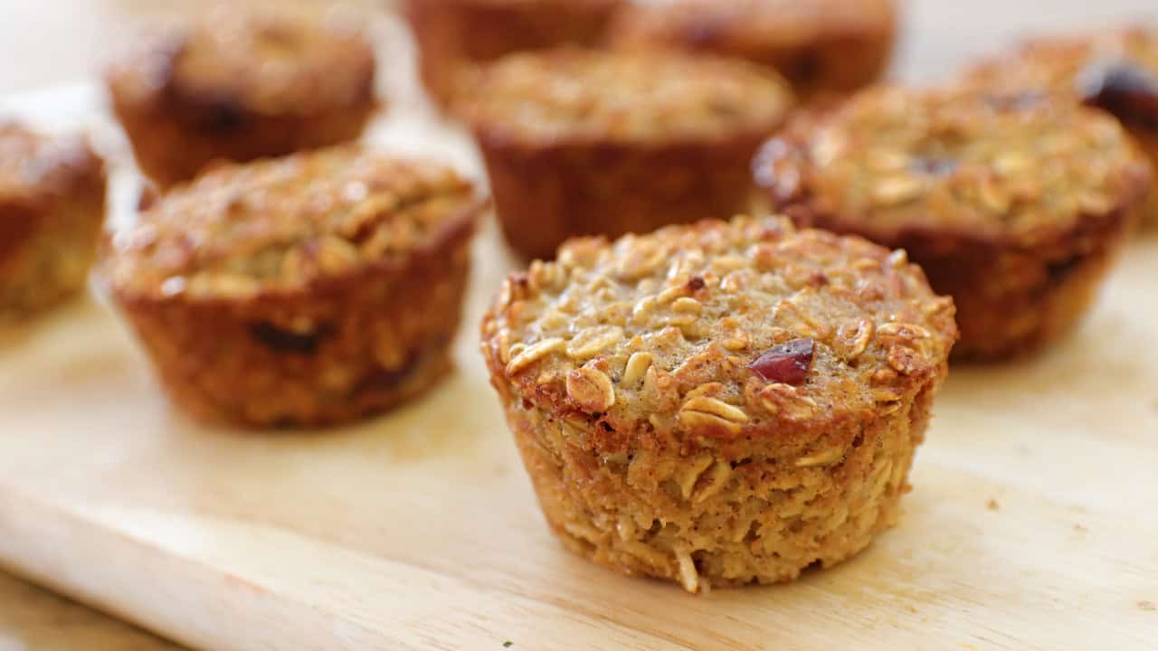 apple oatmeal muffins