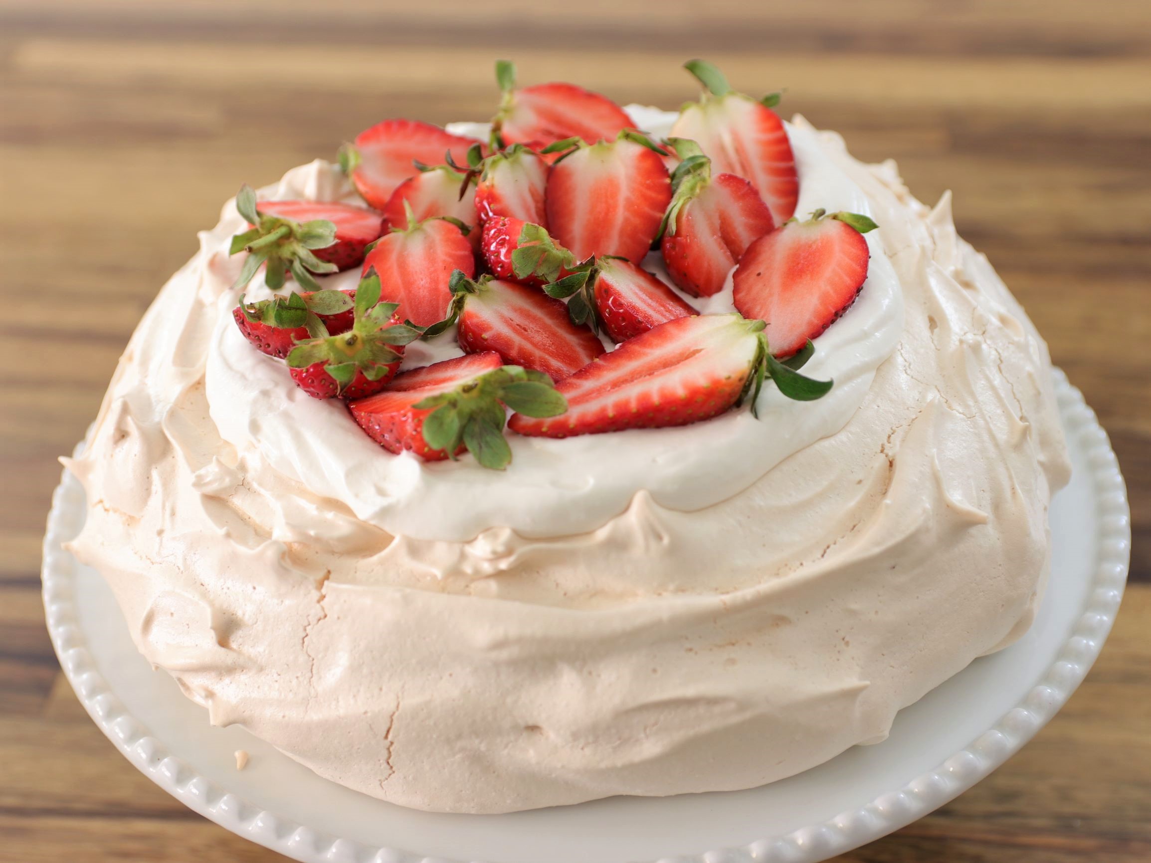 pavlova with cream and strawberries