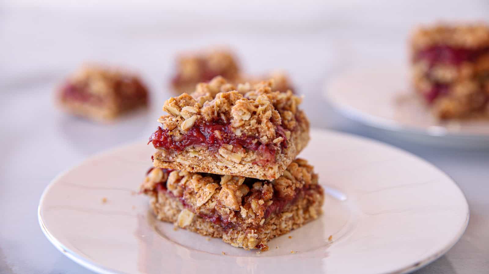 oatmeal bars with strawberry jam