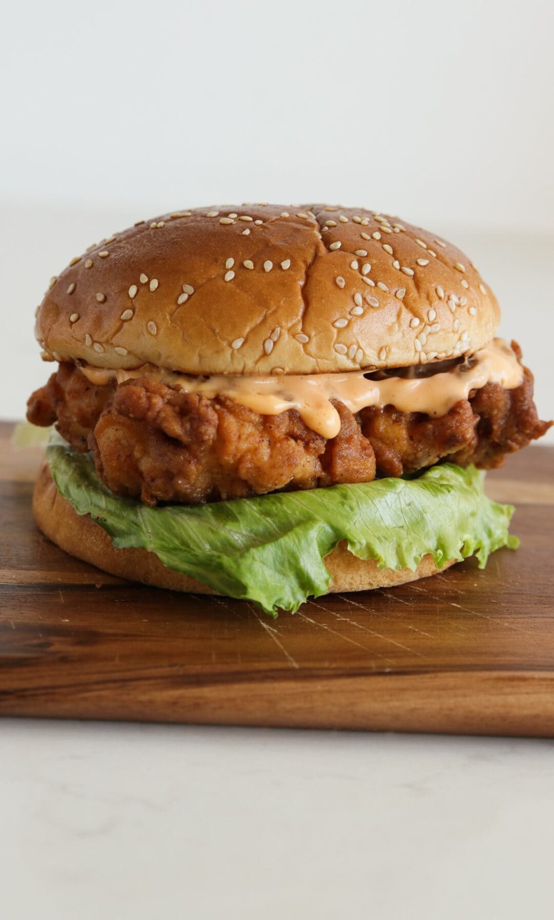 Crispy and Juicy Chicken Sandwich Recipe - The Cooking Foodie