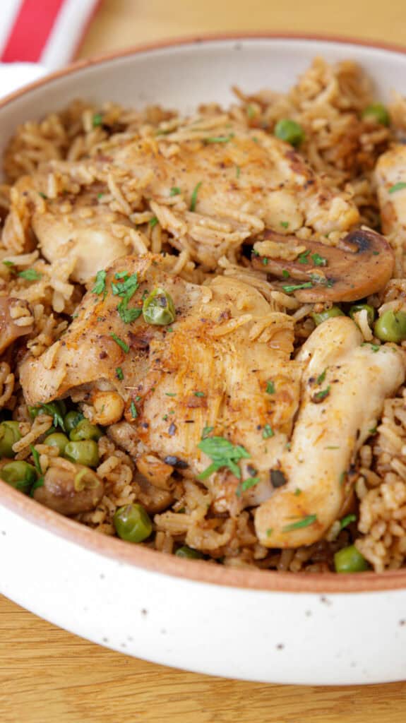 Easy One Pot Chicken and Rice with Vegetables - The Cooking Foodie