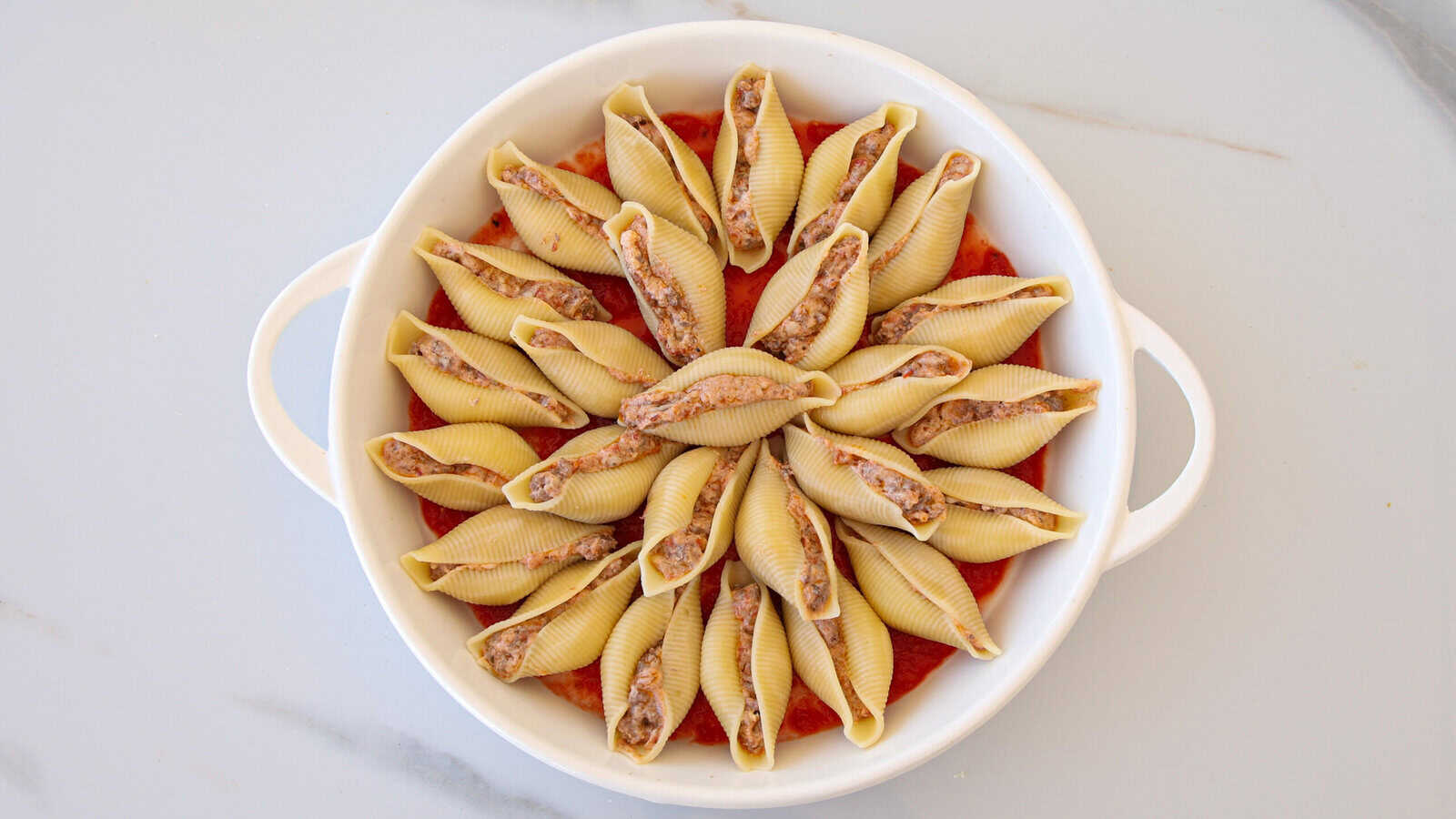 Cheesy Beef Stuffed Pasta Shells