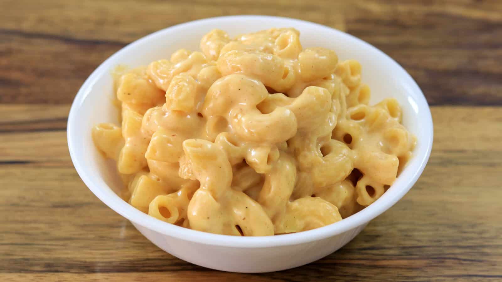 Easy One-Pot Stovetop Mac and Cheese (Only 3 Ingredients)