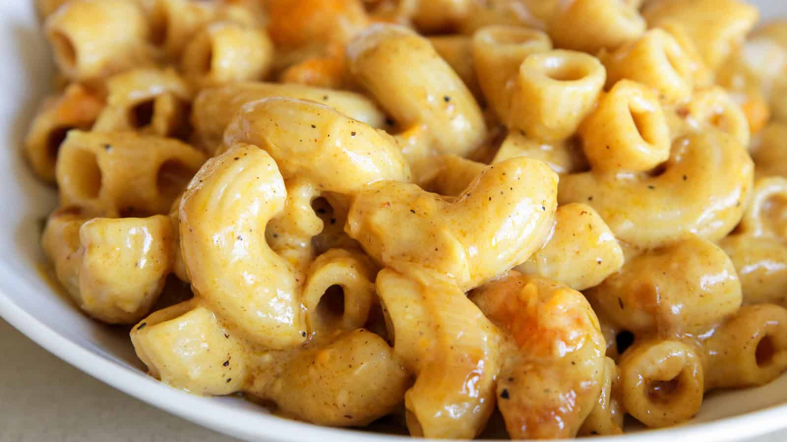 Creamy Curry Mac and Cheese – Indian Twist on a Classic