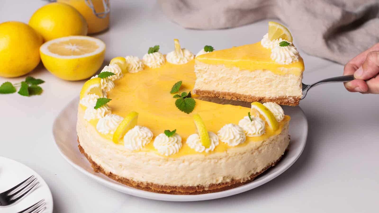 Creamy Lemon Cheesecake
