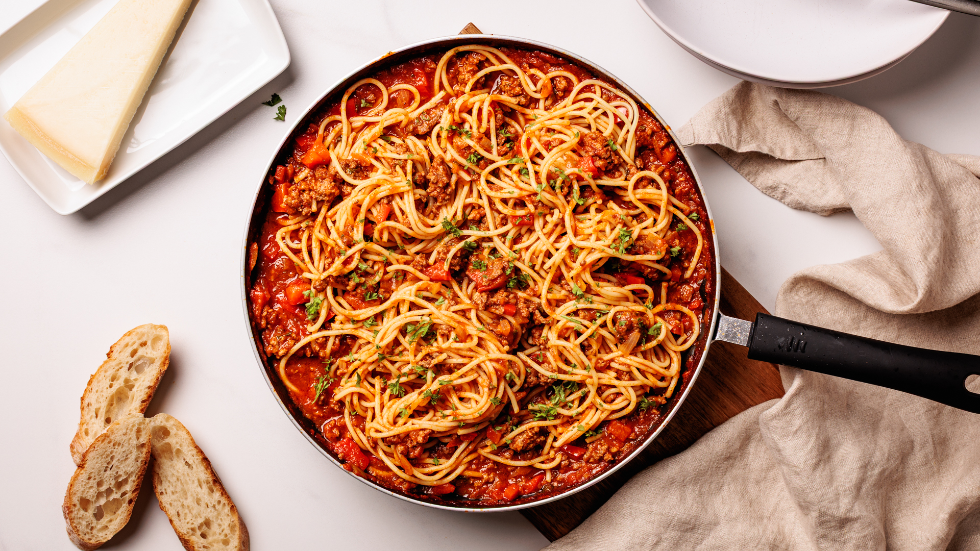 Spaghetti with Meat Sauce | Easy and Classic